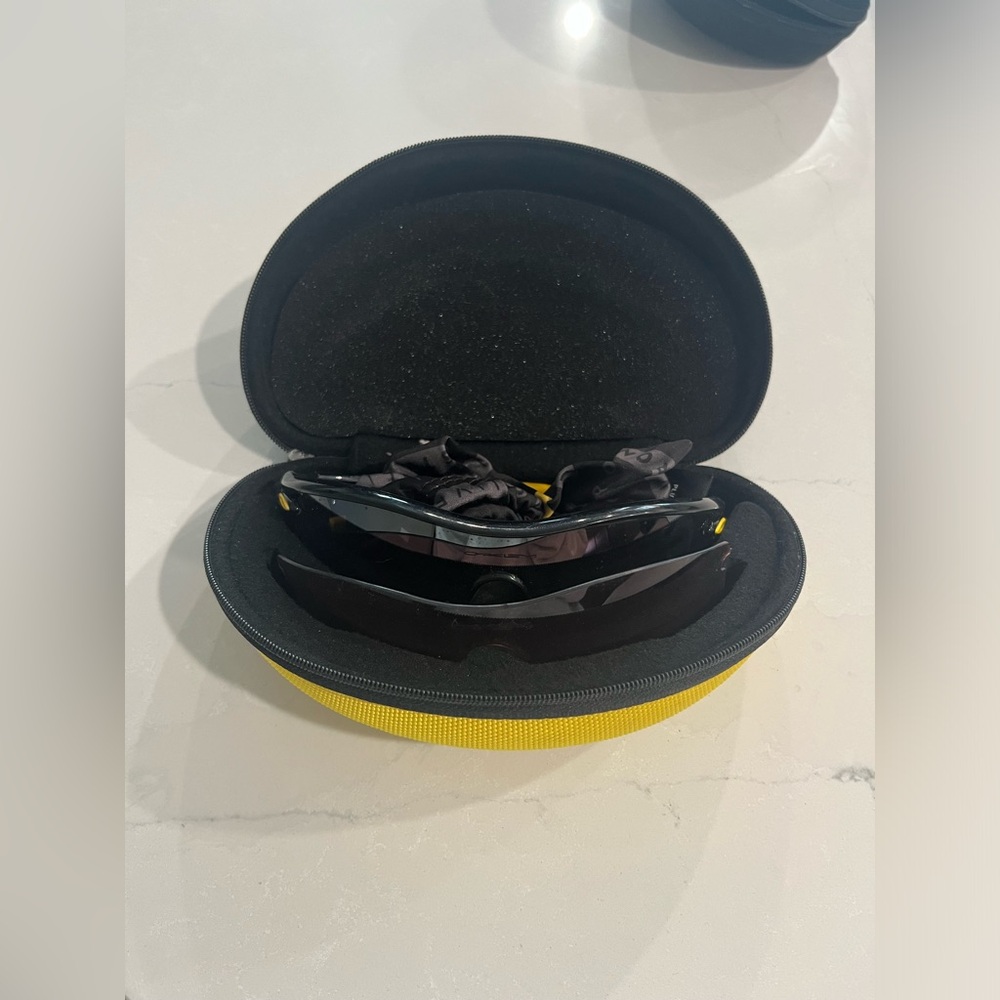 oakley livestrong sunglasses